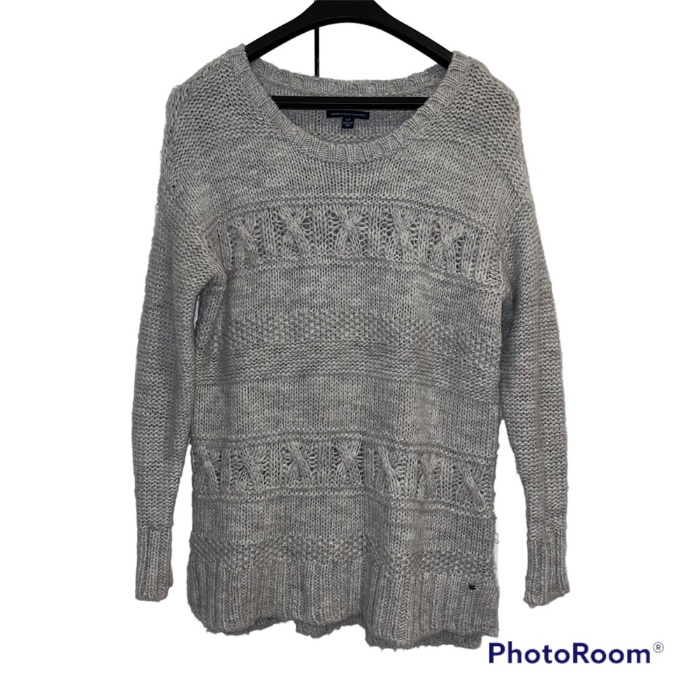 Woman’s American eagle Gray knitted sweater